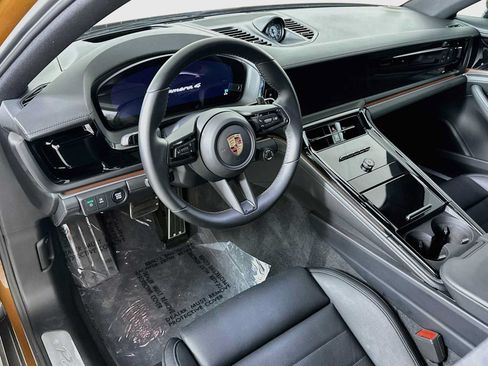 Certified 2025 Porsche Panamera 4 AWD/4WD image 4