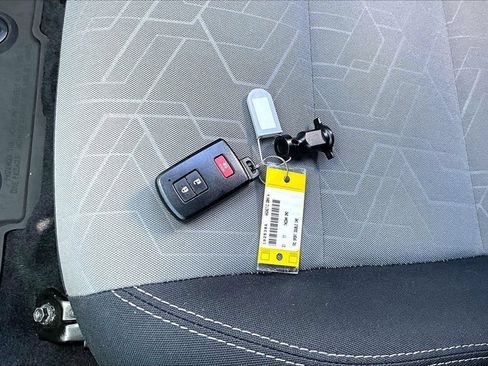 Used 2021 Toyota Tacoma TRD Sport w/ Technology Package RWD image 29