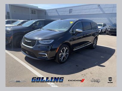 Used 2024 Chrysler Pacifica Pinnacle