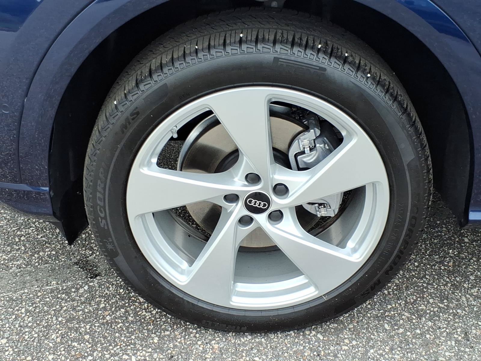 Certified 2025 Audi Q5 Premium Plus AWD/4WD image 4