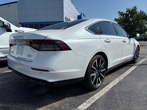Used 2024 Honda Accord Touring image 2