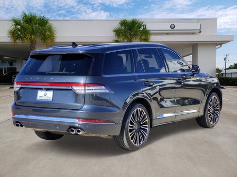Used 2023 Lincoln Aviator Black Label w/ Dynamic Handling Package image 4