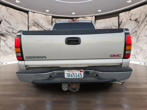 Used 2005 GMC Sierra 2500 SLT w/ Heavy-Duty Power Package image 7
