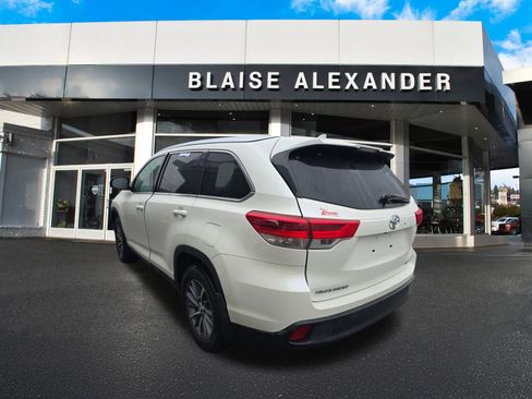 Used 2019 Toyota Highlander XLE image 7