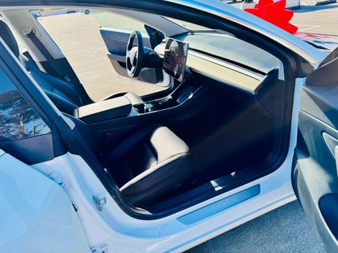 Used 2020 Tesla Model 3 RWD image 17