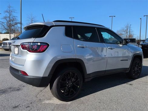 New 2026 Jeep Compass Latitude image 4