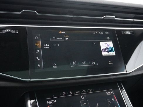 Used 2023 Audi Q8 Premium image 47