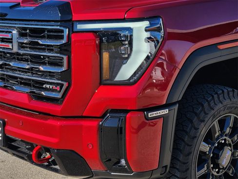 Used 2025 GMC Sierra 2500 AT4 w/ AT4 Premium Plus Package image 9