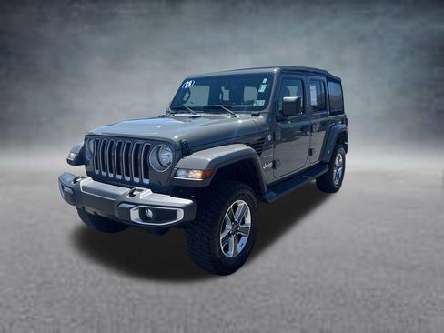 Used 2018 Jeep Wrangler Unlimited Sahara AWD/4WD image 2