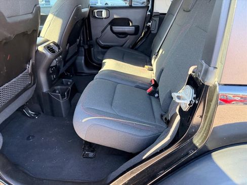 Used 2024 Jeep Wrangler Unlimited Rubicon image 8