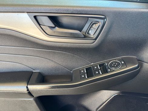 Used 2024 Ford Escape Active AWD/4WD image 9