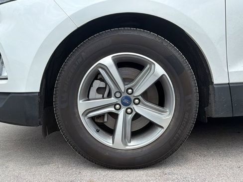 Used 2021 Ford Edge SEL w/ Convenience Package image 9