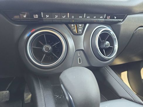Used 2021 Chevrolet Blazer LT FWD image 24