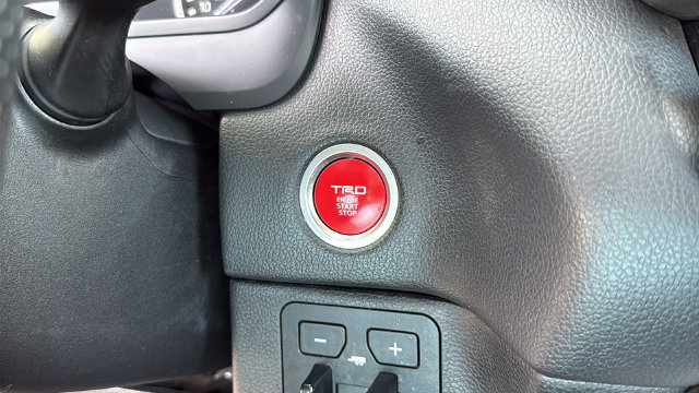 Certified 2022 Toyota Tundra Limited w/ TRD Off-Road Package AWD/4WD image 18
