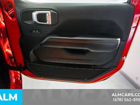 Used 2025 Jeep Wrangler Unlimited Sahara AWD/4WD image 41