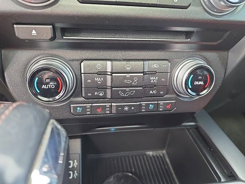 Used 2018 Ford F150 Lariat w/ Equipment Group 502A Luxury image 12