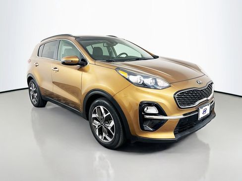 Used 2020 Kia Sportage EX w/ EX Technology Package FWD image 3