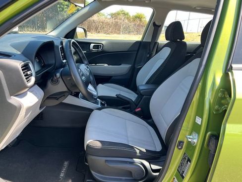 Used 2023 Hyundai Venue SEL w/ Cargo Package FWD image 15