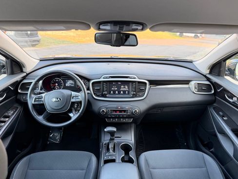 Used 2019 Kia Sorento AWD V6 w/ LX V6 Convenience Package image 25