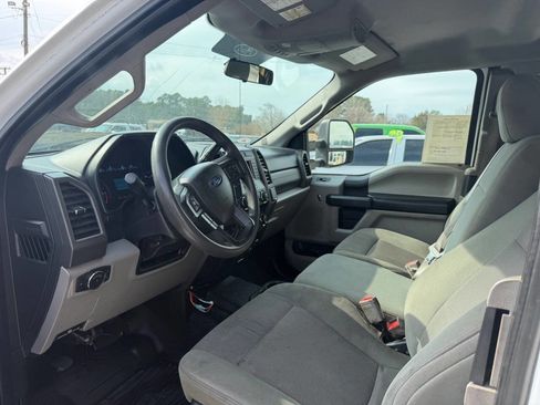 Used 2018 Ford F250 XL w/ Power Equipment Group image 5