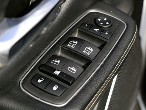 Used 2023 RAM 1500 Laramie image 21