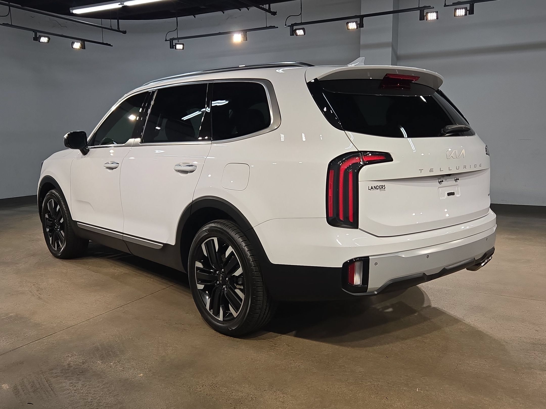 Used 2023 Kia Telluride SX AWD/4WD image 5