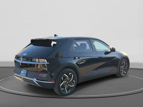 Certified 2024 Hyundai Ioniq 5 SEL RWD image 4