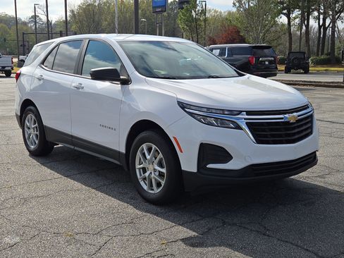 Used 2023 Chevrolet Equinox LS image 21