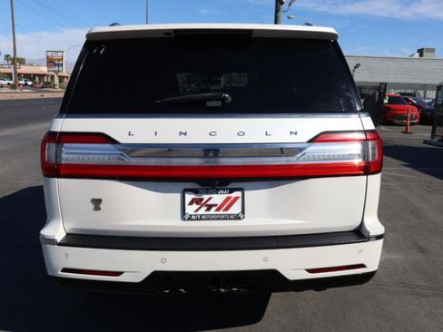 Used 2019 Lincoln Navigator Reserve image 6