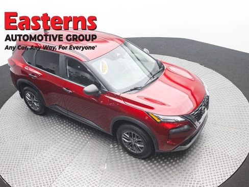 Used 2023 Nissan Rogue S AWD/4WD image 3