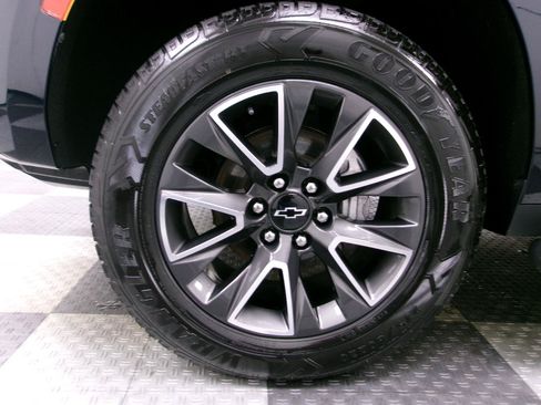 Used 2021 Chevrolet Suburban Z71 AWD/4WD image 17