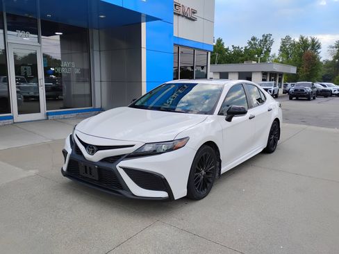 Used 2022 Toyota Camry SE AWD/4WD image 13