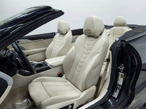 Used 2025 BMW M850i xDrive Convertible image 21