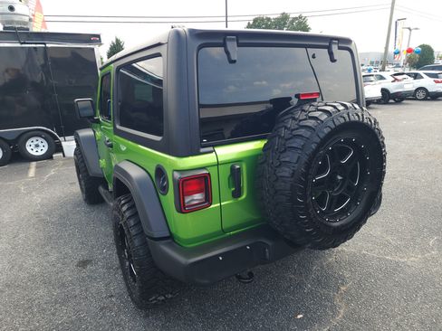 Used 2025 Jeep Wrangler Sport AWD/4WD image 7