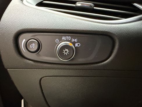 Used 2025 Chevrolet Malibu LT image 13