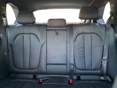 Used 2019 BMW X5 xDrive40i w/ Premium Package image 16