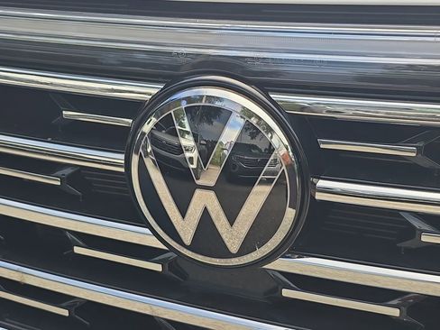 Used 2025 Volkswagen Atlas SEL AWD/4WD image 11