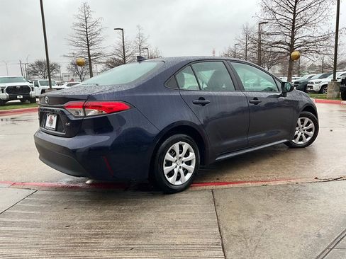 Used 2025 Toyota Corolla LE image 6