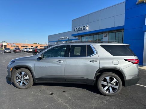 Used 2023 Chevrolet Traverse LT w/ LT Premium Package image 8