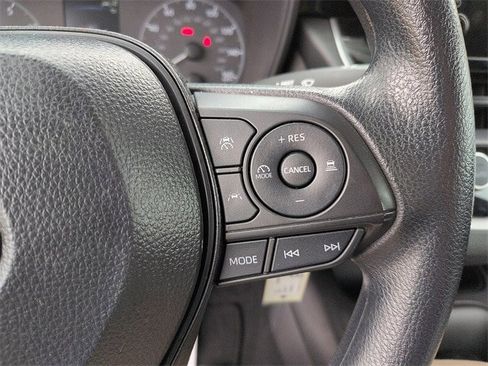 Certified 2025 Toyota Corolla LE image 18