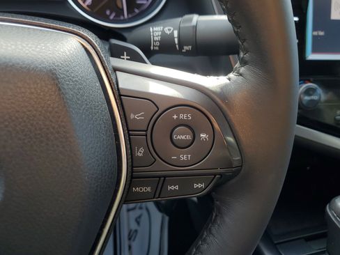 Used 2020 Toyota Camry SE image 22