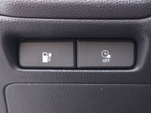 Used 2020 Hyundai Ioniq Limited image 11