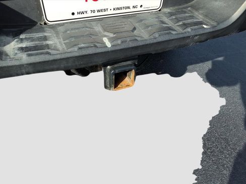 Used 2017 Toyota Tacoma SR5 image 11