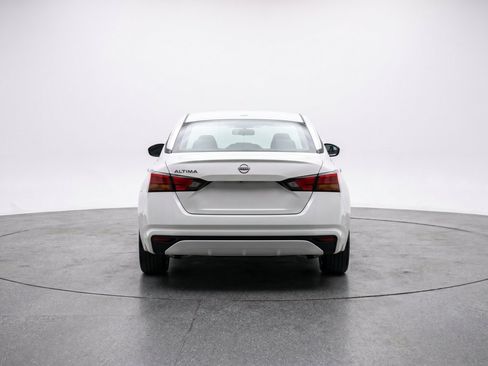 Used 2025 Nissan Altima 2.5 SV FWD image 7