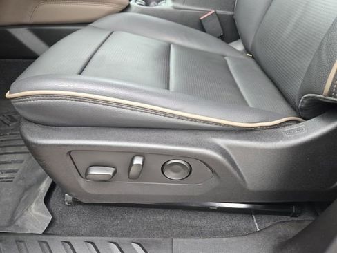 Used 2024 GMC Canyon Denali AWD/4WD image 25
