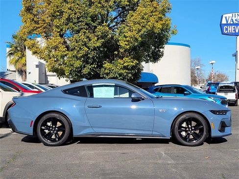 Used 2025 Ford Mustang GT image 5
