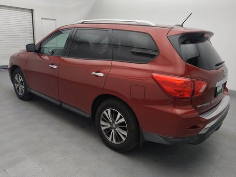 Used 2017 Nissan Pathfinder S image 3