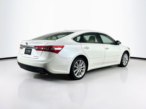 Used 2013 Toyota Avalon Limited FWD image 9