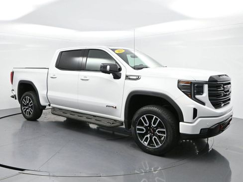 Used 2025 GMC Sierra 1500 AT4 w/ AT4 Premium Package AWD/4WD image 7