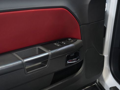 Used 2014 Dodge Challenger SXT RWD image 23